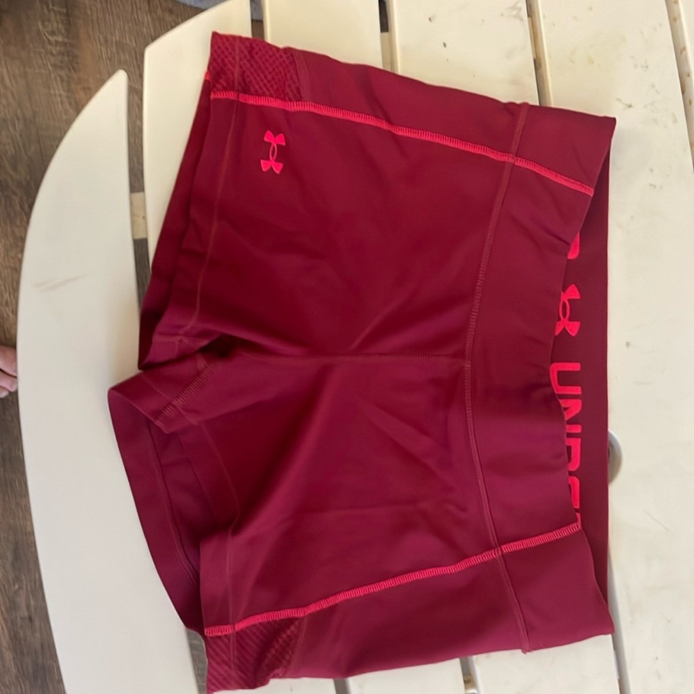 Ua shorty compression shorts